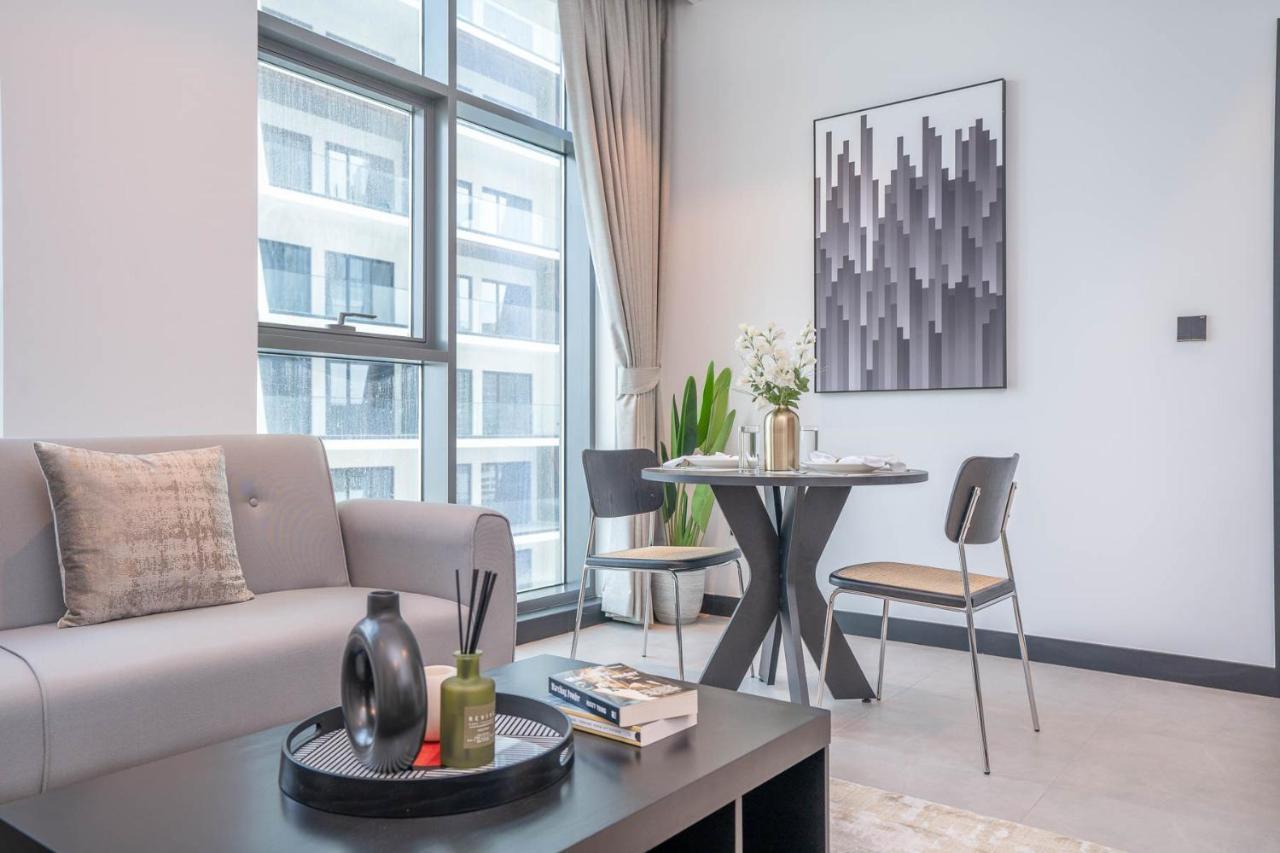 Pristine 1 Bedroom - Business Bay * Dubai